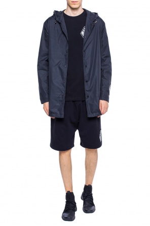 Logo-patched sweat shorts, zdjęcie 2 Logo-patched sweat shorts od McQ Alexander McQueen